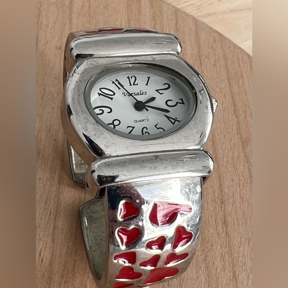 Varsales Bracelet Watch Ladies Red Hearts Quartz - Picture 6 of 8
